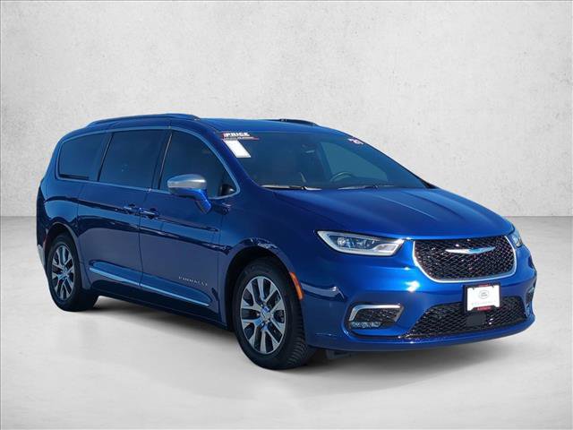 Used 2021 Chrysler Pacifica Pinnacle FWD image 3