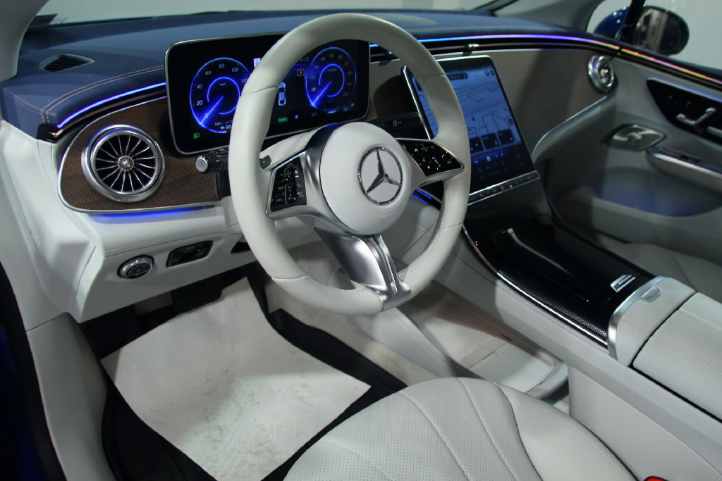 Certified 2023 Mercedes-Benz EQE 350+ 4MATIC Sedan image 5