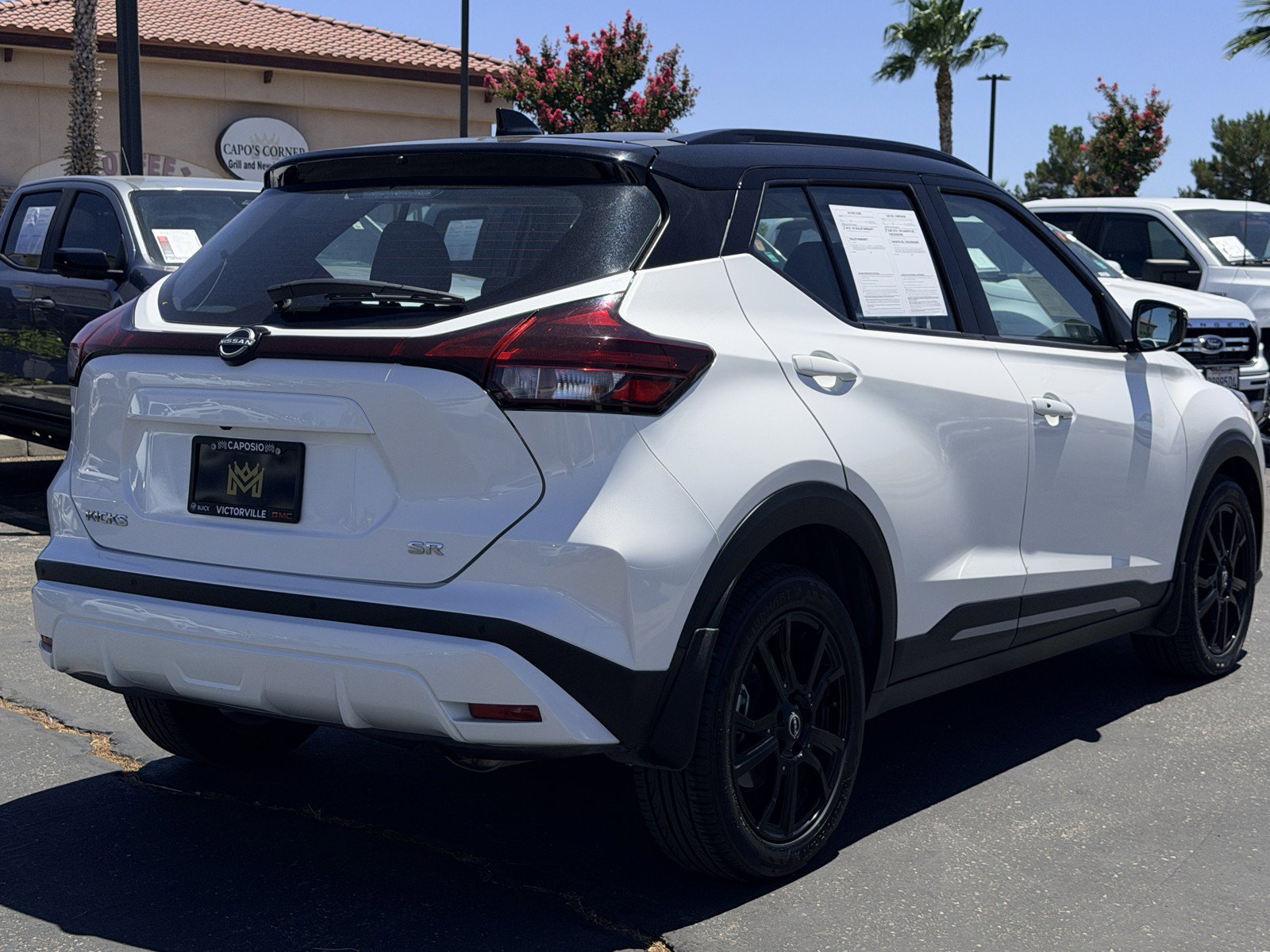 Used 2023 Nissan Kicks SR w/ SR Premium Package FWD image 6