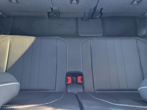 Certified 2024 Volkswagen Tiguan SE image 43