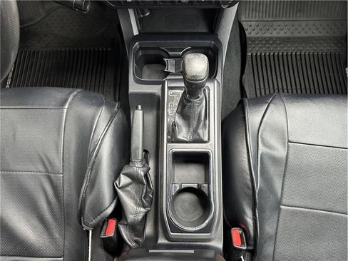Used 2016 Toyota Tacoma TRD Off-Road AWD/4WD image 25