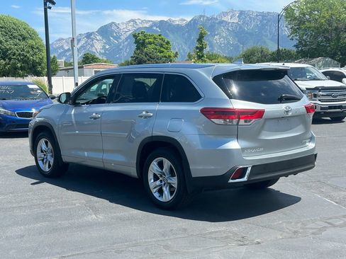 Used 2017 Toyota Highlander Limited AWD/4WD image 7