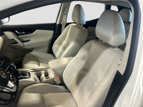 Used 2022 Nissan Rogue Sport SL image 21