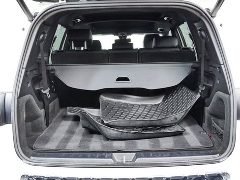 Used 2021 Mercedes-Benz GLB 250 4MATIC image 30