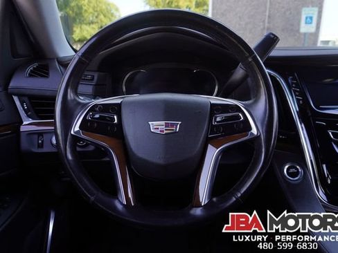 Used 2018 Cadillac Escalade Premium Luxury AWD/4WD image 24