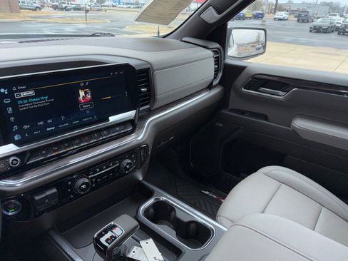 Used 2023 Chevrolet Silverado 1500 LTZ image 18