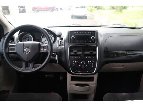 Used 2012 Dodge Grand Caravan SXT FWD image 9