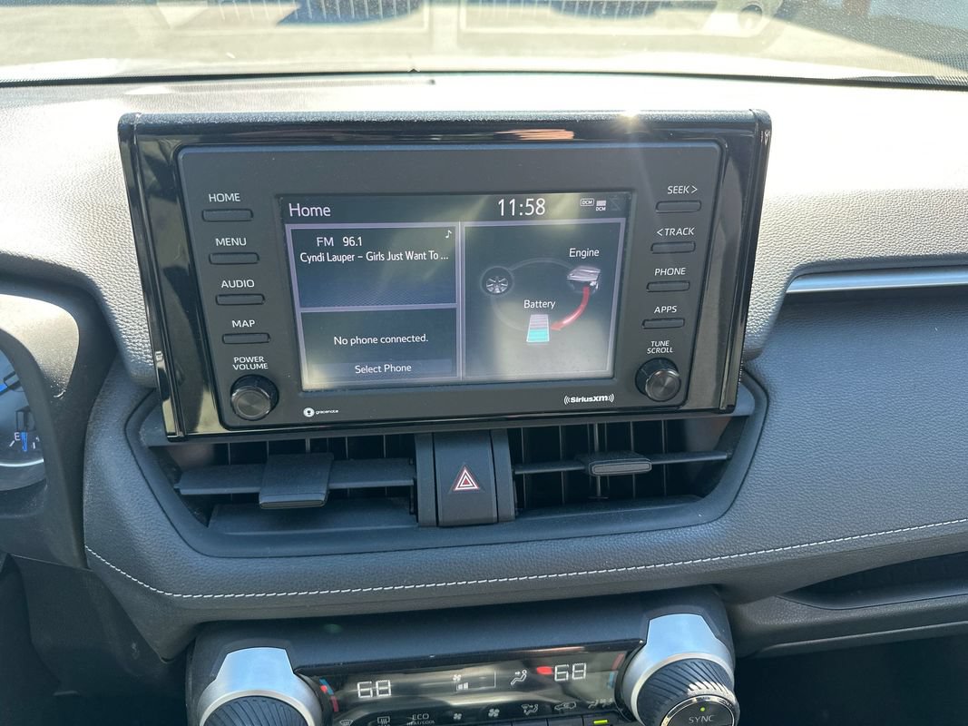 Used 2020 Toyota RAV4 LE w/ Carpet Mat Package AWD/4WD image 6