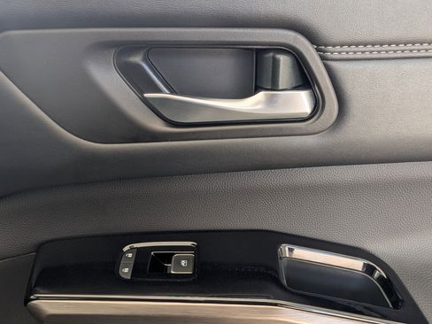 Used 2024 Nissan Pathfinder Platinum w/ Cargo Package image 23