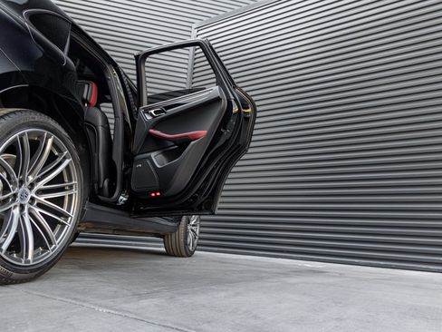 New 2026 Porsche Macan AWD/4WD image 33