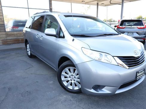 Used 2011 Toyota Sienna LE AWD/4WD image 2