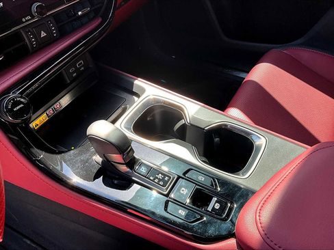 Used 2025 Lexus NX 250 FWD w/ Accessory Package (Z1) image 17