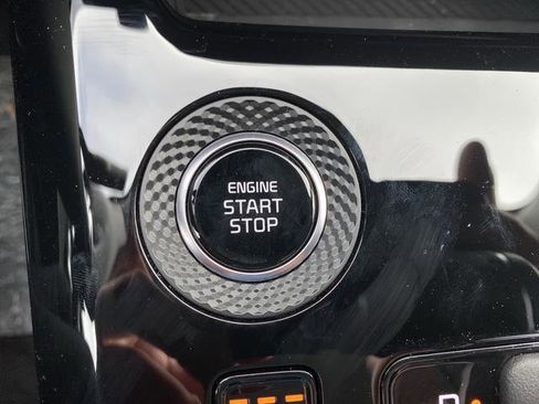 New 2026 Kia Niro EX FWD image 32