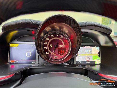 Used 2018 Ferrari 812 Superfast RWD image 13