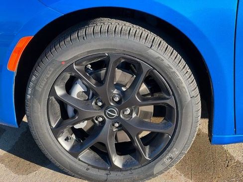 New 2026 Chrysler Pacifica Select image 5