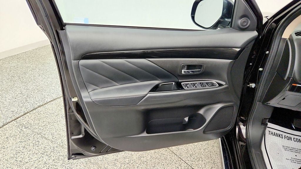 Used 2018 Mitsubishi Outlander SEL AWD/4WD image 10