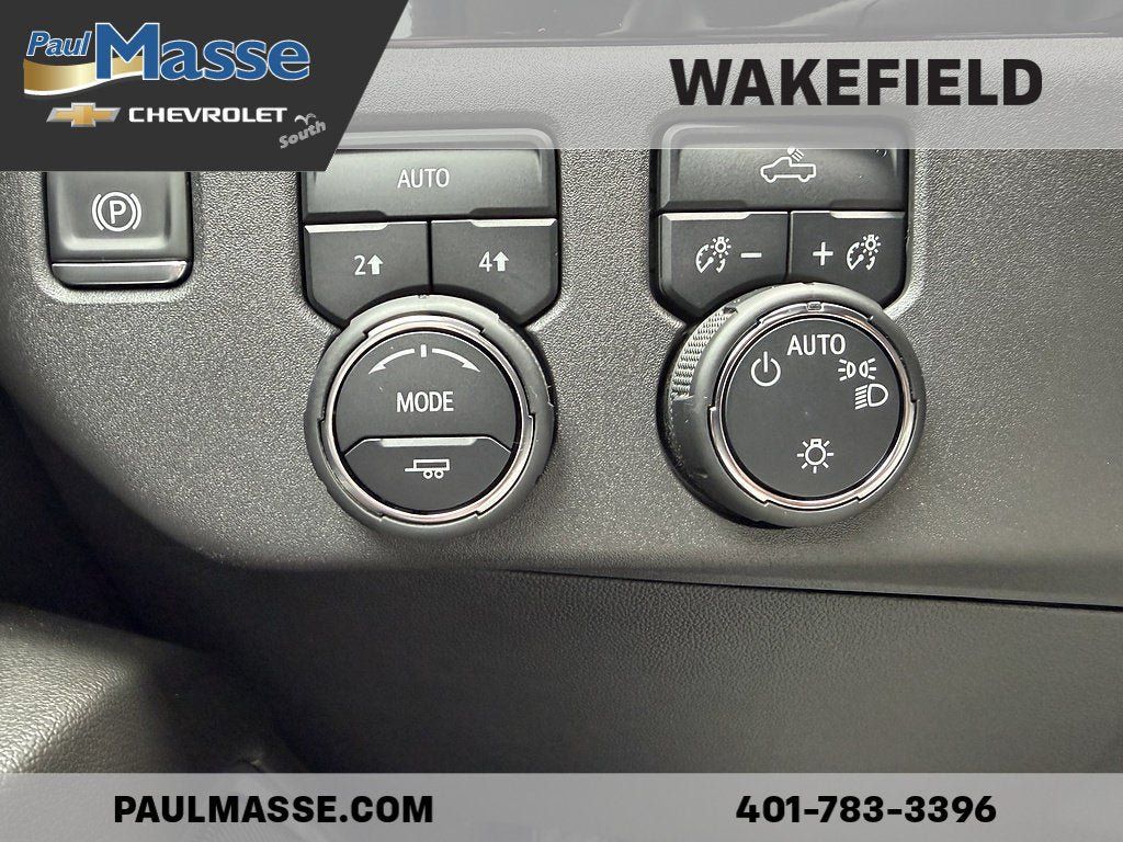 Used 2025 Chevrolet Silverado 1500 LT AWD/4WD image 18