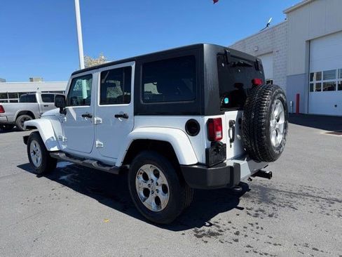 Used 2015 Jeep Wrangler Unlimited Sahara w/ Connectivity Group image 11