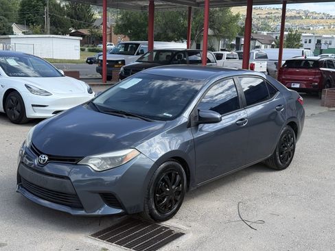 Used 2016 Toyota Corolla LE FWD image 8