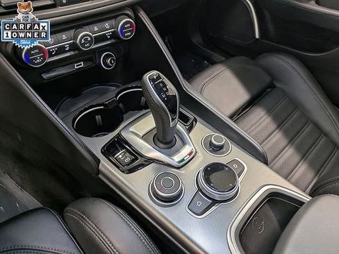 Used 2022 Alfa Romeo Giulia Veloce image 16