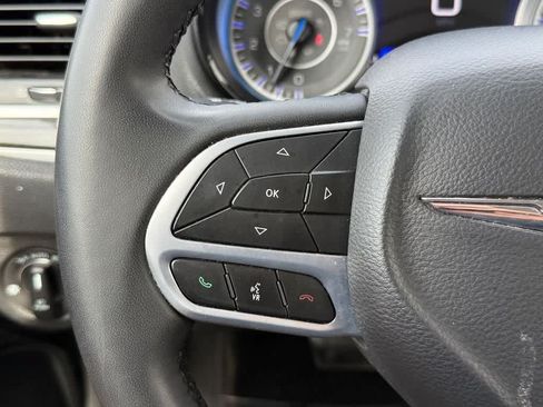 Used 2022 Chrysler 300 Touring L RWD image 15