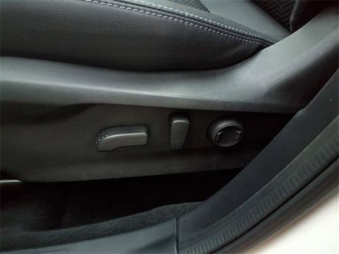 Used 2022 Subaru Forester Premium image 40