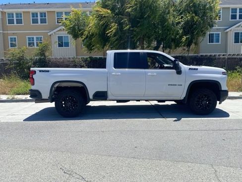 Used 2025 Chevrolet Silverado 2500 LT w/ Trail Boss Package AWD/4WD image 5