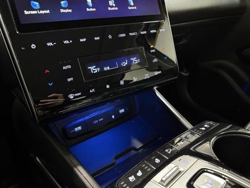 Used 2024 Hyundai Tucson Limited image 16