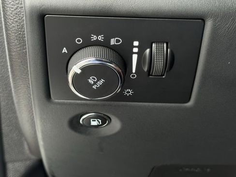 Used 2019 Jeep Grand Cherokee SRT image 26