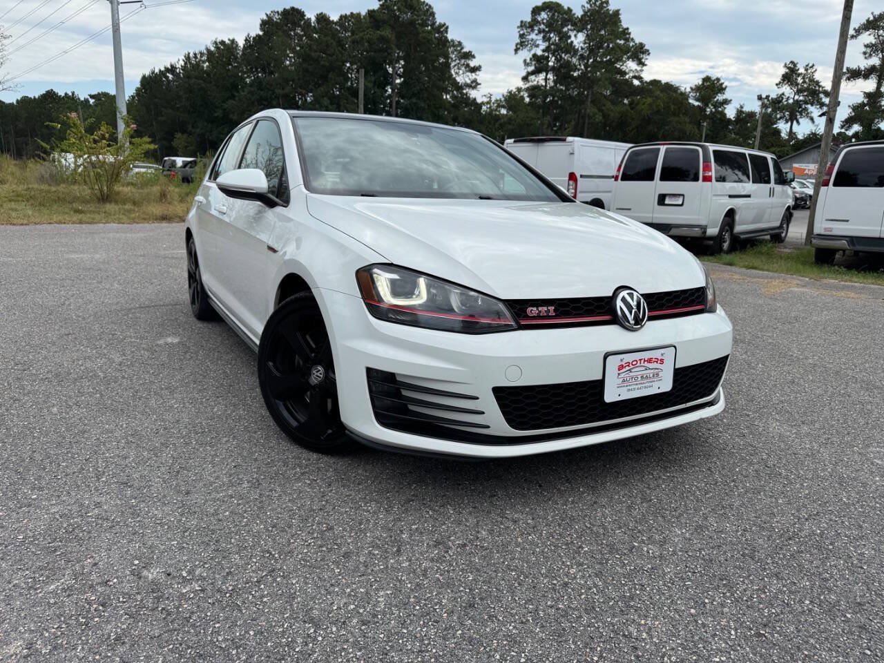 Used 2016 Volkswagen GTI SE w/ Lighting Package (SEL) FWD image 20