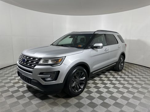 Used 2017 Ford Explorer Limited w/ Equipment Group 301A image 3