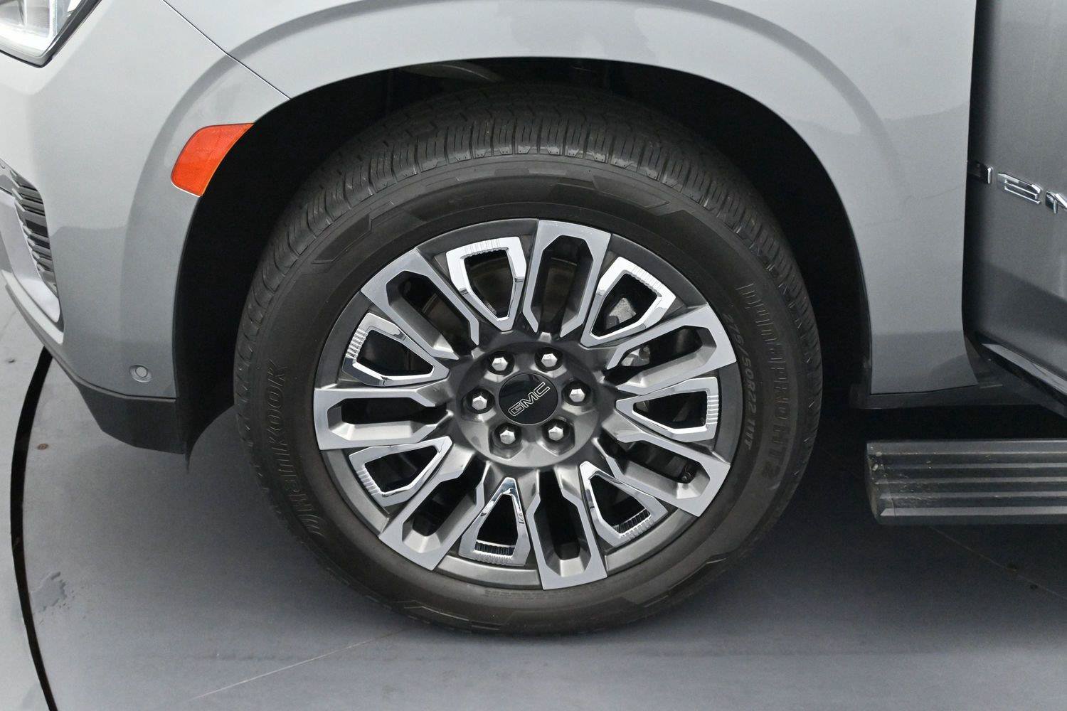 Used 2023 GMC Yukon Denali Ultimate AWD/4WD image 35