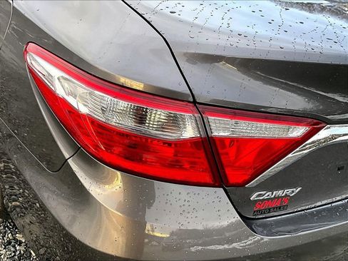 Used 2015 Toyota Camry LE image 27