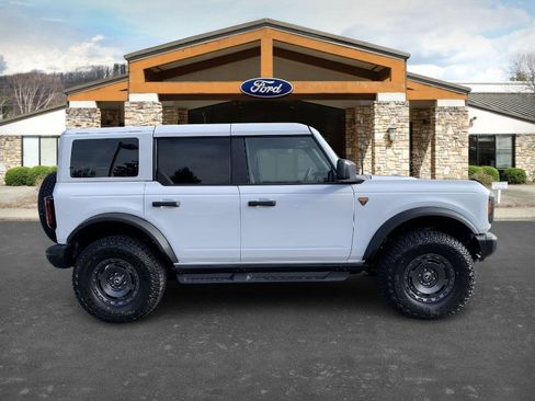 New 2025 Ford Bronco Badlands w/ Sasquatch Package image 4