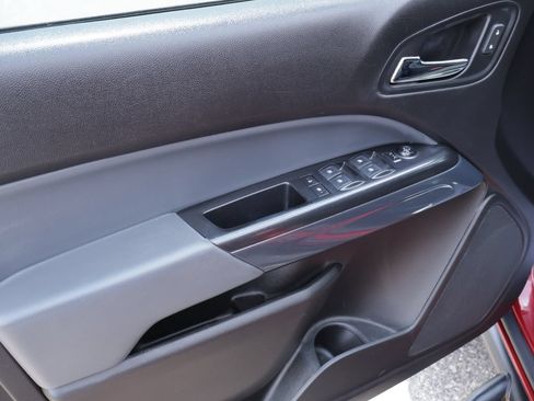 Used 2018 Chevrolet Colorado Z71 AWD/4WD image 18