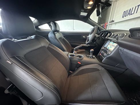 Used 2016 Ford Mustang Shelby GT350 w/ Technology Package image 19