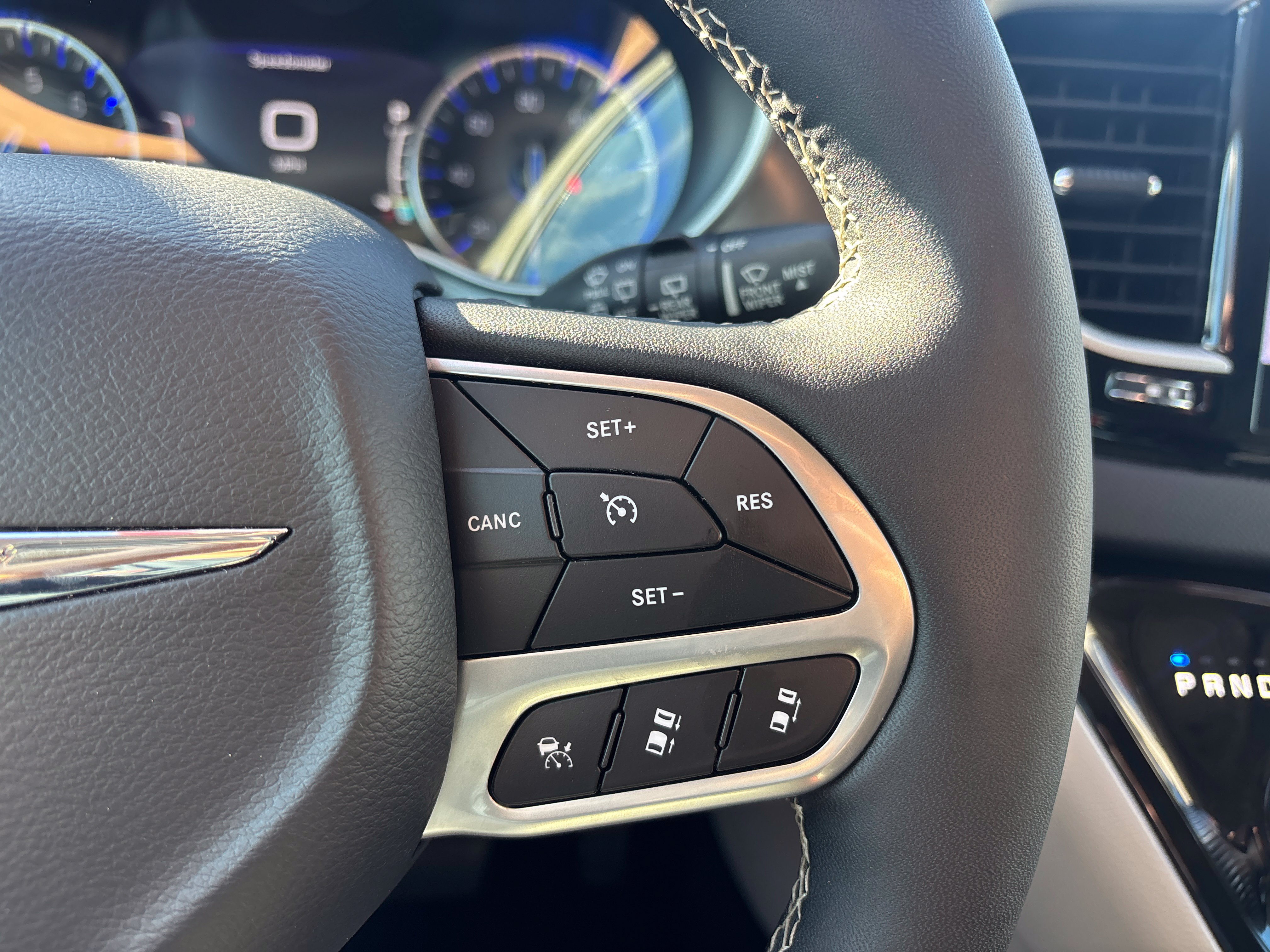 Used 2024 Chrysler Pacifica Touring-L FWD image 17