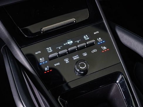 Certified 2026 Porsche Cayenne Coupe AWD/4WD image 24