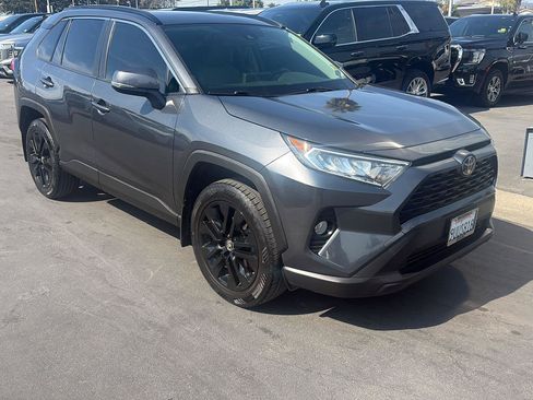Used 2019 Toyota RAV4 XLE Premium w/ Carpet Mat Package AWD/4WD image 15