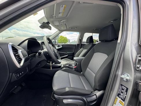 Certified 2025 Kia Soul LX w/ LX Technology Package FWD image 14