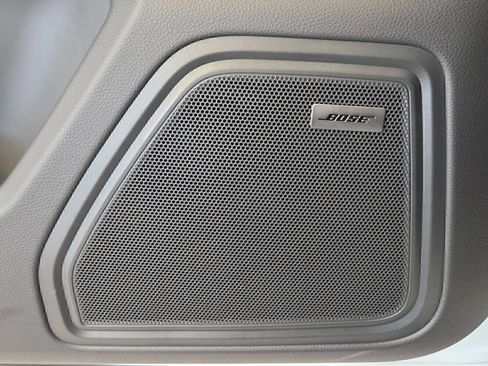 Certified 2026 Porsche Macan Turbo AWD/4WD image 16