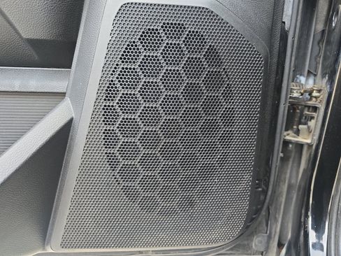 Used 2015 RAM 1500 Laramie w/ Convenience Group image 24