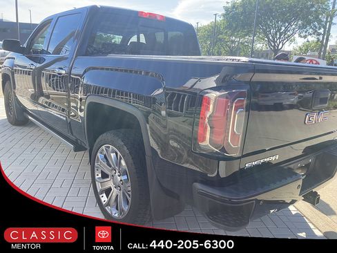 Used 2017 GMC Sierra 1500 Denali w/ Denali Ultimate Package AWD/4WD image 2