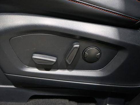 Used 2025 Ford Explorer ST-Line w/ ST-Line Street Pack image 10