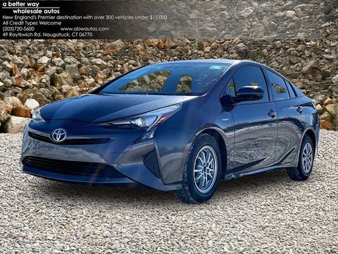 Used 2016 Toyota Prius Three image 1