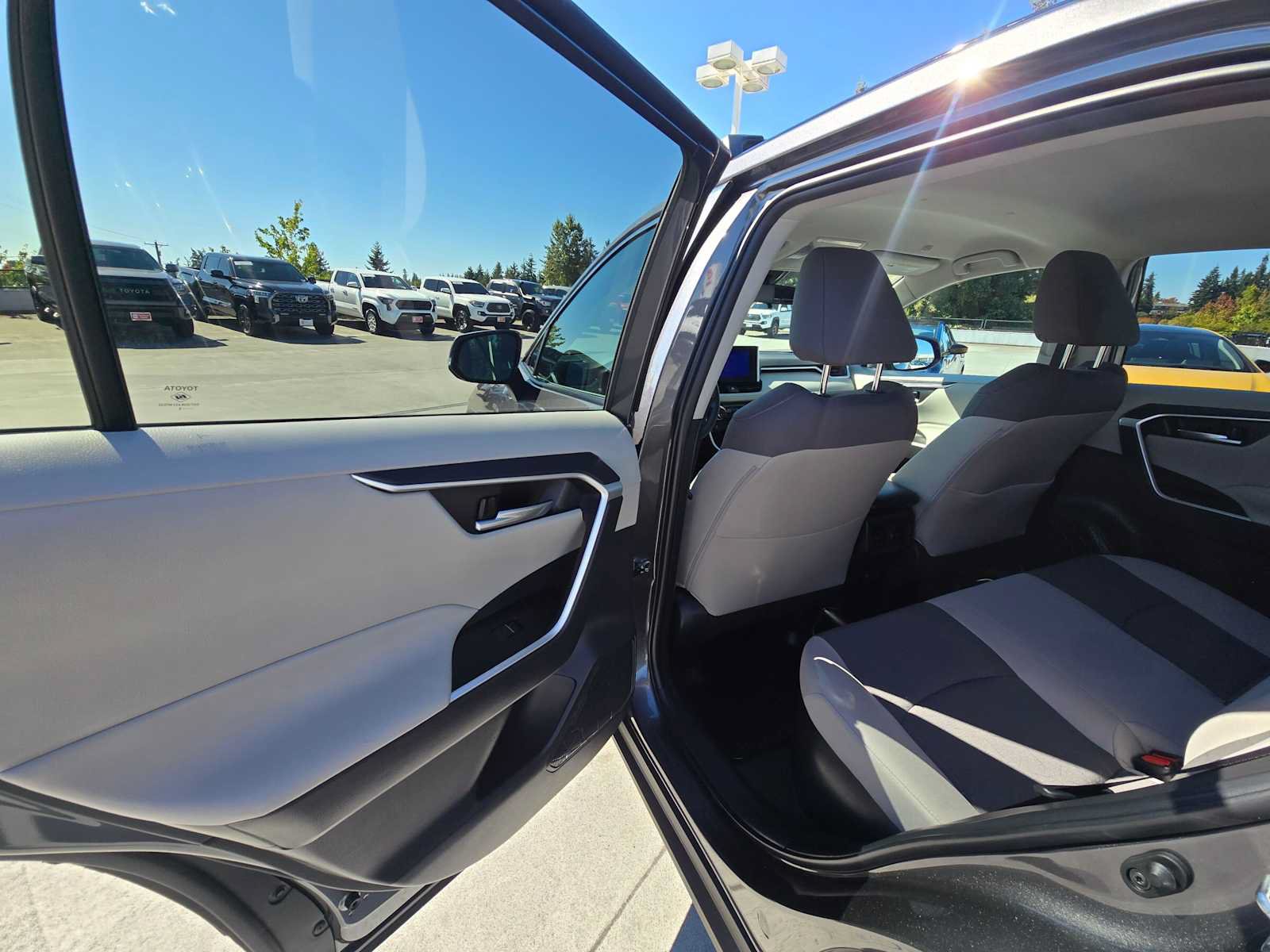 Certified 2025 Toyota RAV4 XLE AWD/4WD image 15