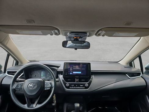 Used 2025 Toyota Corolla LE FWD image 39
