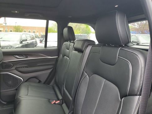 New 2026 Jeep Grand Cherokee Limited AWD/4WD image 13