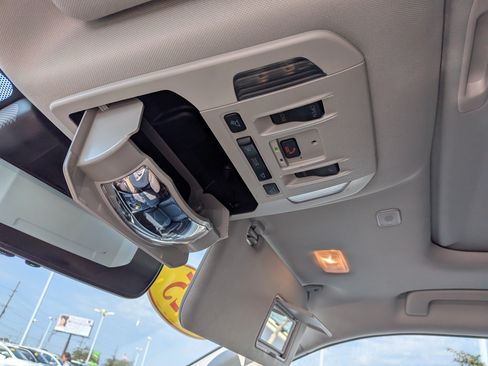 Certified 2025 Toyota Highlander XLE AWD/4WD image 19