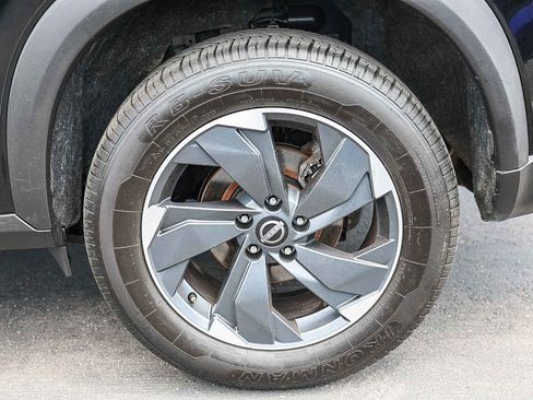Used 2024 Nissan Rogue SV AWD/4WD image 25
